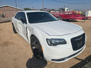 2019 Chrysler 300 Touring - Exterior Front Right Corner Image